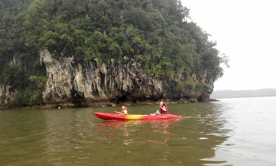 Excursions incroyables en kayak double à Tambon Pak Nam, Thaïlande