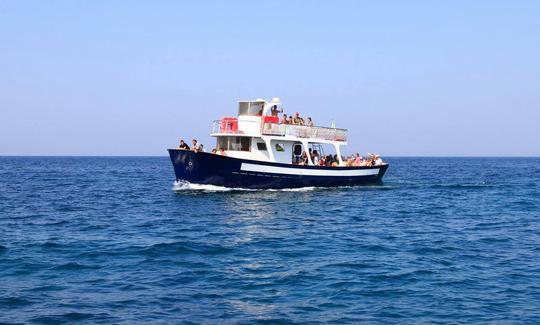 Barco a motor Bodu Fuhj de 52 pies para alquilar en la impresionante Italia