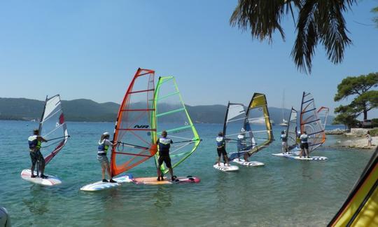 Aulas de windsurf em Kučište