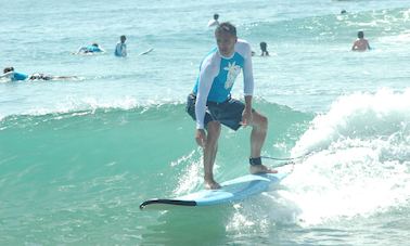 Clases de surf en la bahía de Arugam