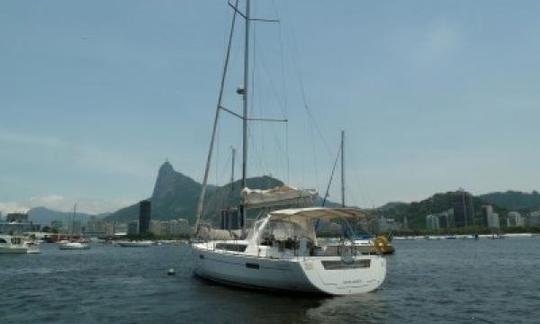 Charter Beneateua Oceanis 41 in Rio de Janeiro