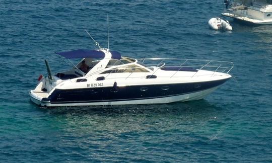 Iate a motor Charter 40' Princess V40 em Beaulieu-sur-Mer, França