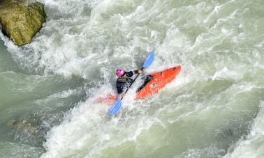 Emocionante aventura en kayak individual en Murillo de Gállego, España