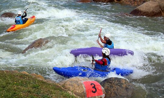 Exciting Single Kayak Adventure in Murillo de Gállego, Spain