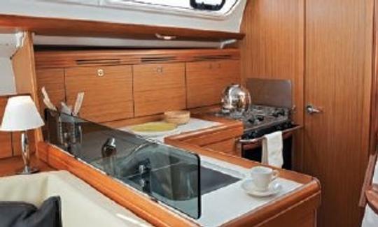 Alquiler de «Jeanneau Sun Odyssey 36i» en Piombino