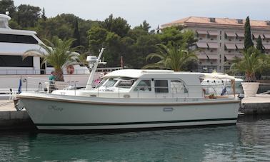 LUXURY DAY TOUR - Motor Yacht with Skipper in Rovinj (Croatia)