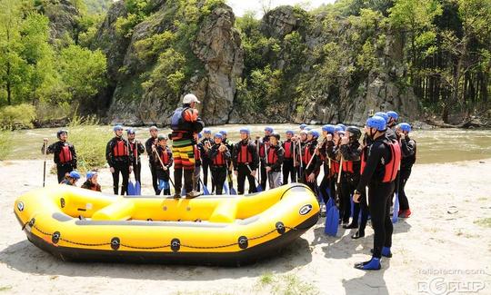 Viagens diárias de rafting em águas brancas em Kresna