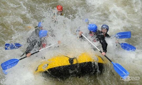 Viagens diárias de rafting em águas brancas em Kresna