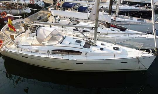 Charter Beneteau Oceanis 43: Veleiro com 4 Cabines em Lisboa