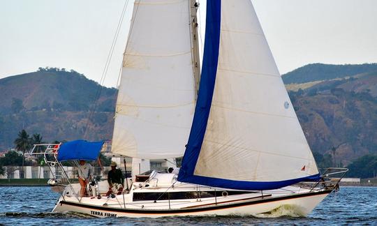 Location d'un monocoque de croisière de 33 pieds à Rio de Janeiro, au Brésil