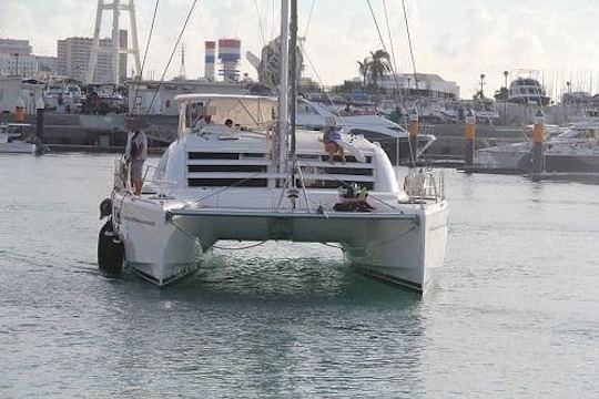 A luxurious sailing catamaran in Okinawa, the only one of its kind in Japan!!