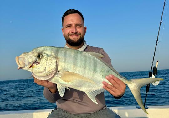 Viagem de pesca privada em Dubai para até 5 pessoas