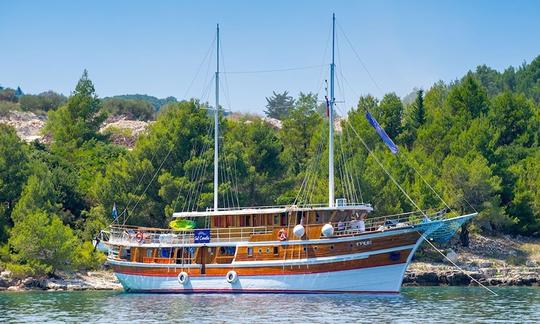 Location de méga-yachts « M/Y Tvrdi » à Jesenice