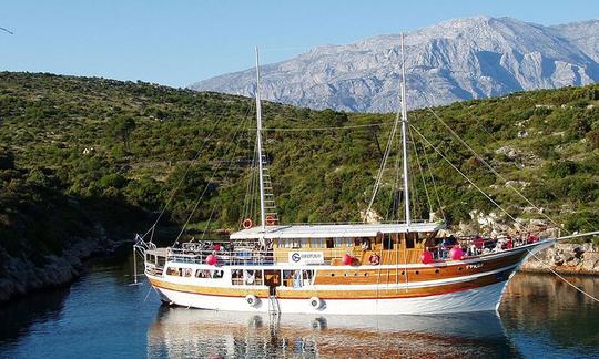 Location de méga-yachts « M/Y Tvrdi » à Jesenice