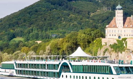 Croisières fluviales « Amadeus Classic » de 361 pieds à Innsbruck, en Autriche