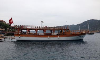 Passeio turístico de barco em Antalya, Turquia