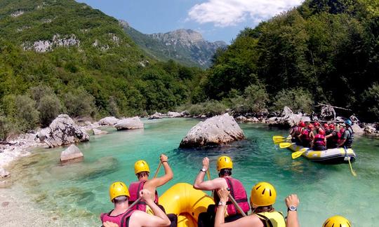 Passeio de rafting na Eslovênia