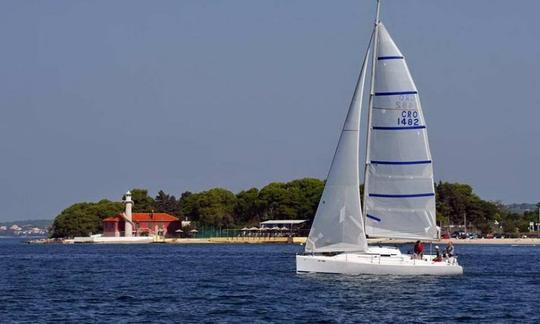 Location d'un monocoque Blue Wave Cruising de 30 minutes à Zadar