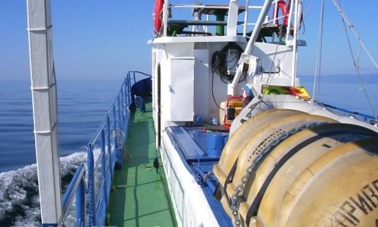 Alquiler de arrastreros «Nikola» en el lago Baikal, Rusia