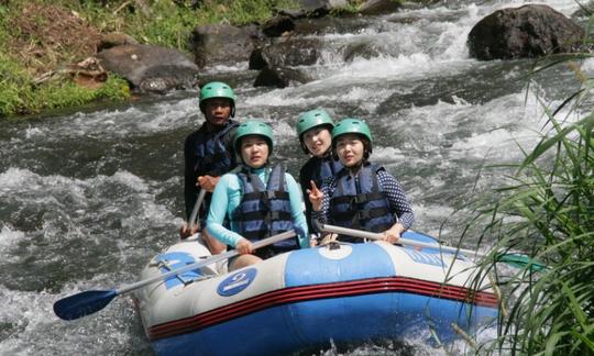 Canotaje en aguas bravas en Bali en el río Telaga Waja