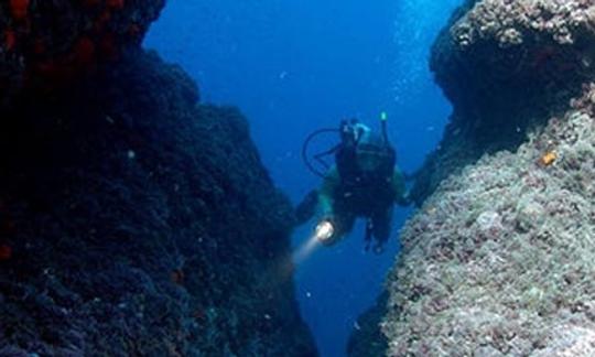 イタリア、プライアーノアマルフィ海岸でのダイビングツアー