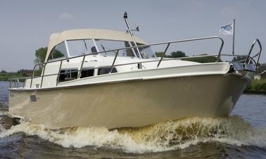 32 ft Marmeralk Delos Cruiser Motor Yacht Charter in IJsselstein