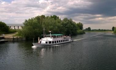 ''Domani'' Passenger Boat Charter in Kerkdriel