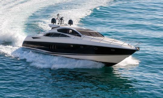 Capitão fretado no Mega Yacht Sunseeker Predator 72 de Split, Croácia