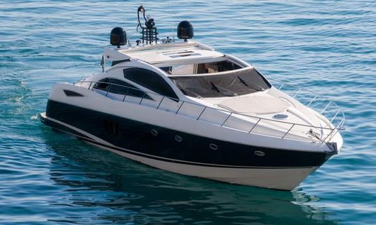 Capitão fretado no Mega Yacht Sunseeker Predator 72 de Split, Croácia