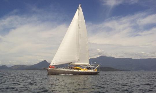 Alquile un viaje de un día o un crucero nocturno en Angra dos Reis, Paraty o Ilhabela