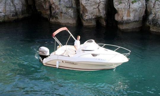 Découvrez Santander, en Espagne, sur un bateau Cuddy Cabin de 18 pieds