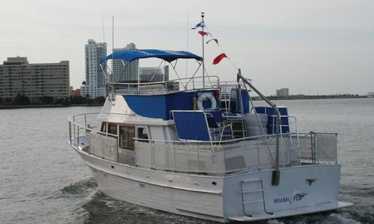 40-ft Albin Motor Yacht for Up to 20 Guests in Miami