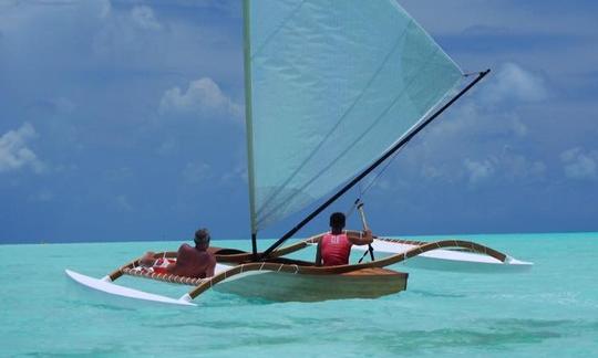 Descubre la laguna de Bora en la canoa tradicional «Lorita»