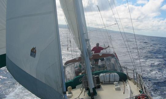 Sailing Charter, 42 ft Cutter Ketch snorkeling, scuba. Roatan Honduras