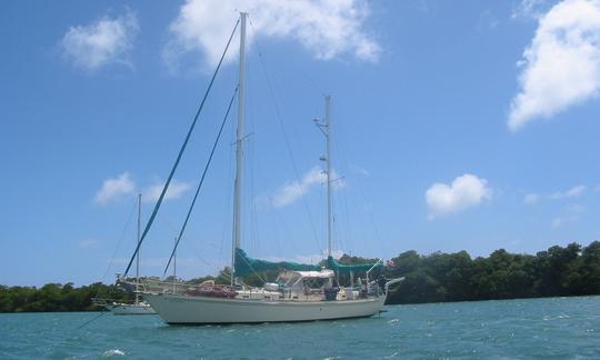 Sailing Charter, 42 ft Cutter Ketch snorkeling, scuba. Roatan Honduras