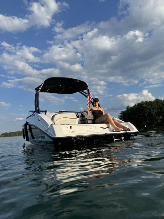 YAMAHA AR190 Bowrider Boat for Rent at Lake Lanier