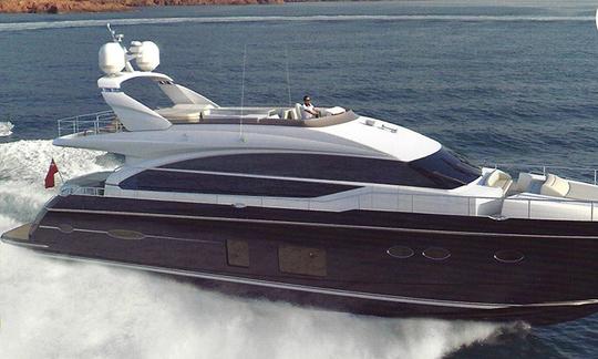 Explore Limasol, Chipre, em um Mega Yacht Power de 82 pés