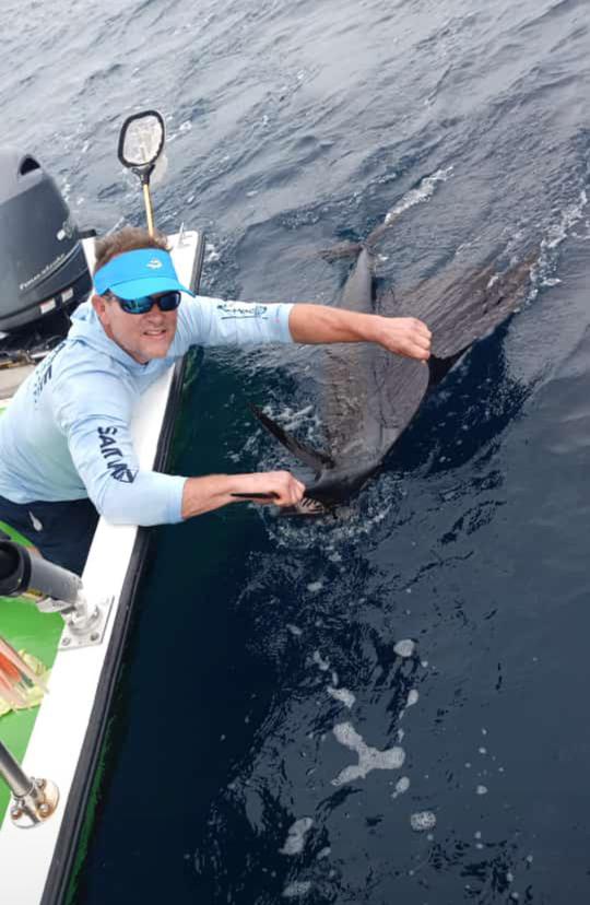 Viaje de pesca costera y en alta mar