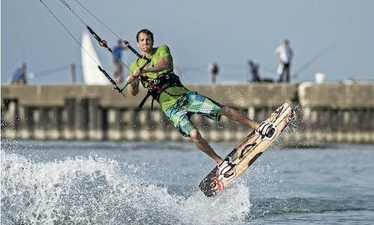 Learn Kiteboarding in Chicago, Illinois