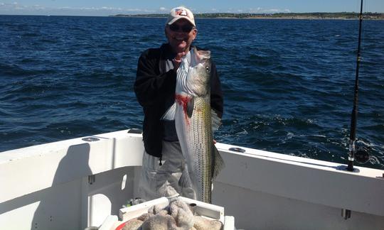 Aproveite a pesca em Narragansett, Rhode Island com o capitão Scott