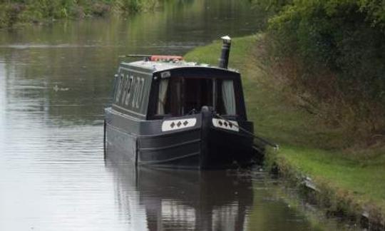 Fantástica experiencia de vacaciones en barco estrecho en Inglaterra