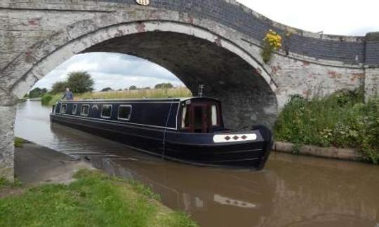 Fantástica experiencia de vacaciones en barco estrecho en Inglaterra