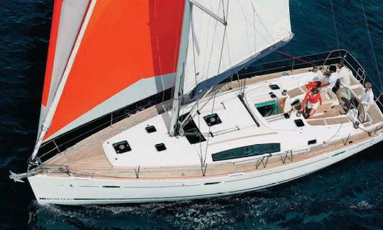 Charter 43' Cruising Monohull in Loano, Liguria