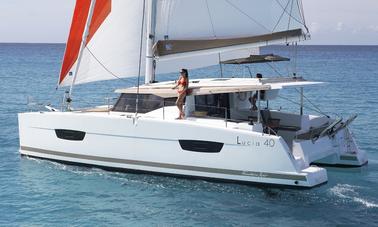 Catamarán de crucero Charter Fountaine Pajot Lucia 40 en Palamós, España