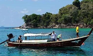 Disfrute del esnórquel en Tambon Ko Lanta Noi, Tailandia, en la consola central