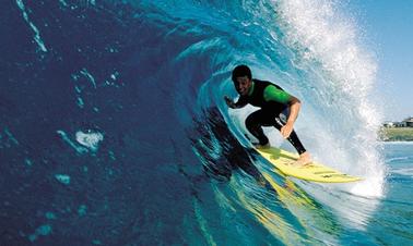 Desfrute de aulas de surf em Porto Pollo, Ilha da Sardenha