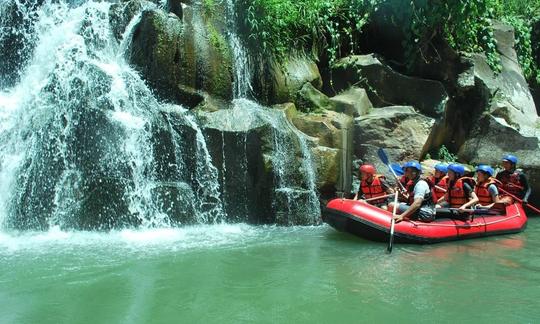 Desfrute de viagens de rafting em Medan, Indonésia