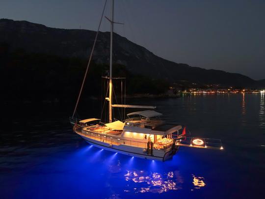 Goélette de luxe pour 6 personnes dans la région de Gocek (modèle 2022) pour Blue Voyage !