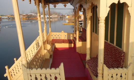 Rent a Houseboat on Dal Lake in Srinagar, India