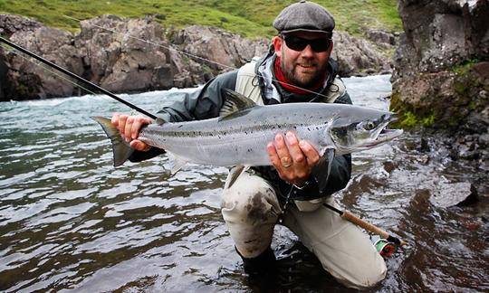 Disfruta de viajes de pesca con mosca en Keflavík, Islandia